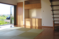 畳リビングの家