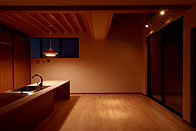 冬陽ざし、夏日かげの家