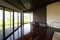 柴山潟と白山を眺める家