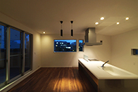 都会の木造3階建ての家