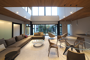 輸入家具と暮らす家